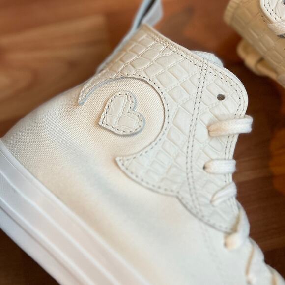 NEW Womens Size 8.5 Converse Chuck Taylor Egret High Western Embroidery Shoe - Picture 3 of 11